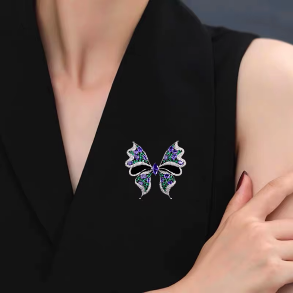 Брошь Violet Butterfly из серии Purple Garden