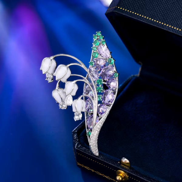 Брошь Queen’s Lily из серии Purple Garden