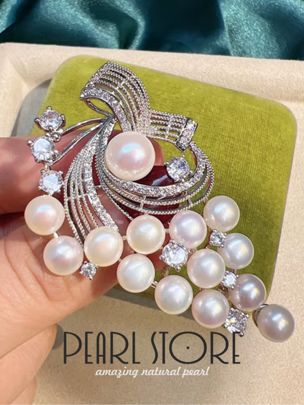 Брошь Pearl Cascade