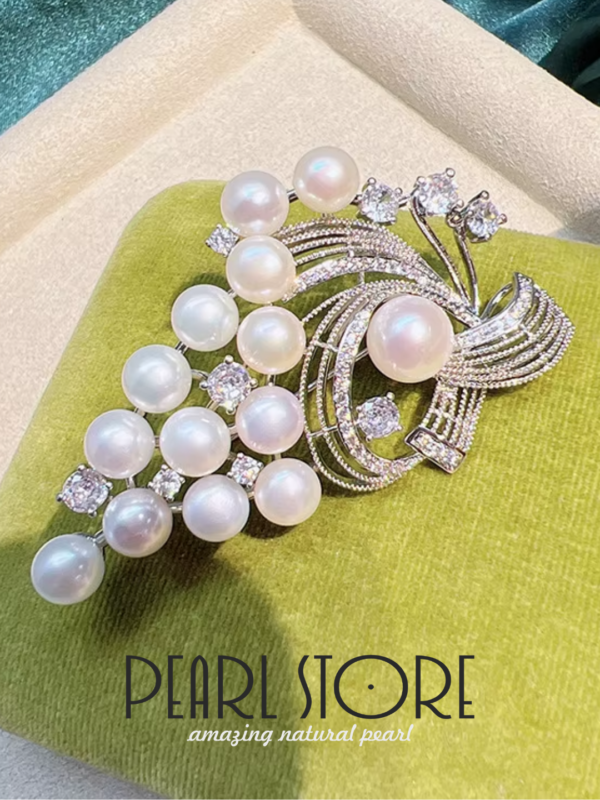 Брошь Pearl Cascade