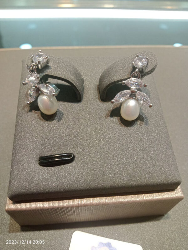 Изящные серьги серии Wedding