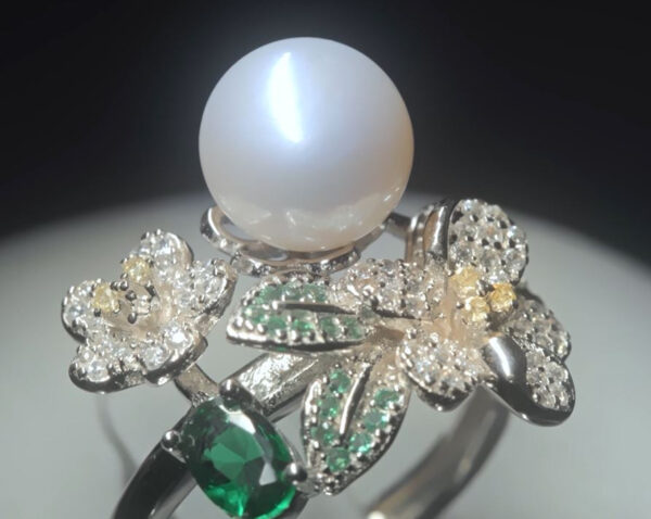 Коктейльное кольцо Pearl Frangipani