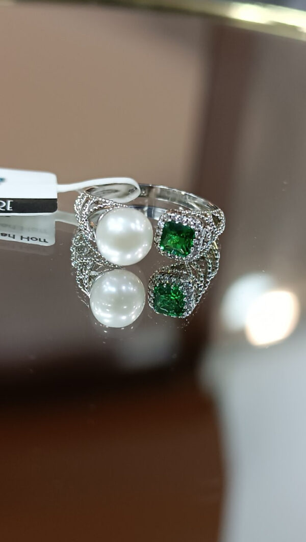 Изящное кольцо Pearl Horn с полусферической жемчужиной