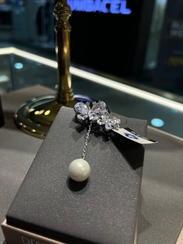 Брошь Бабочки с Shell Pearl