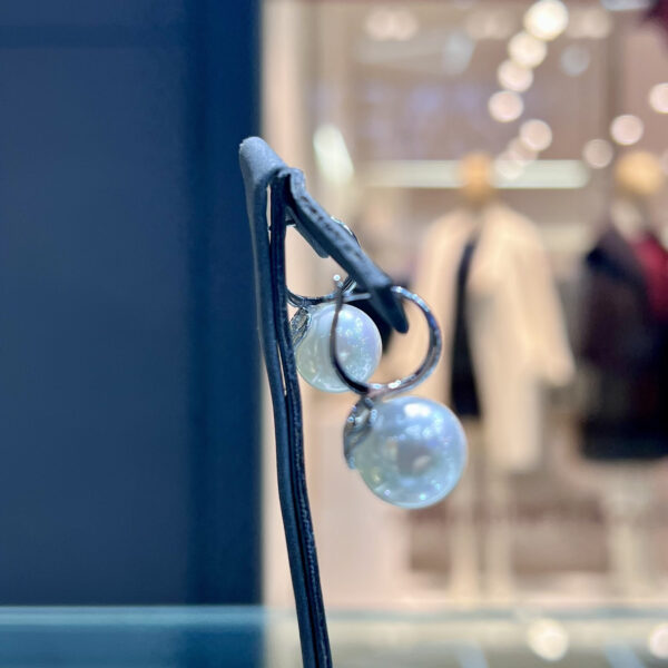 Классические серьги Graceful Elegance с белым жемчугом Shell Pearl и английской застежкой