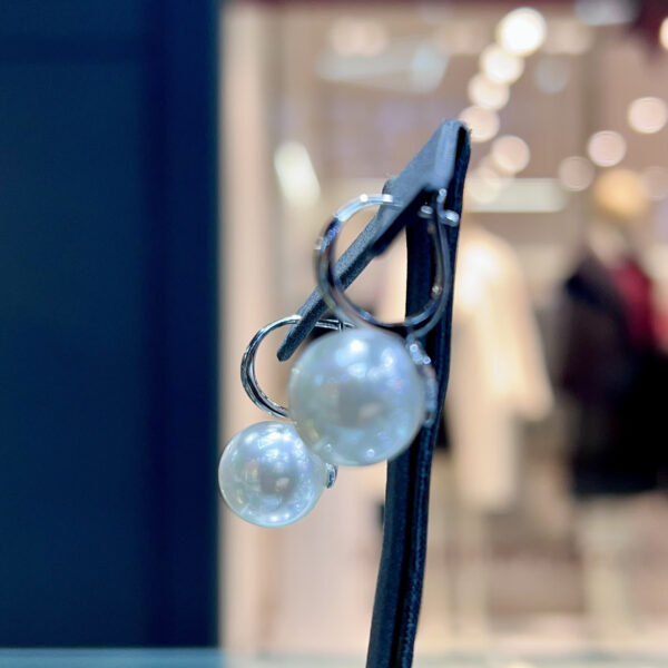 Классические серьги Graceful Elegance с белым жемчугом Shell Pearl и английской застежкой