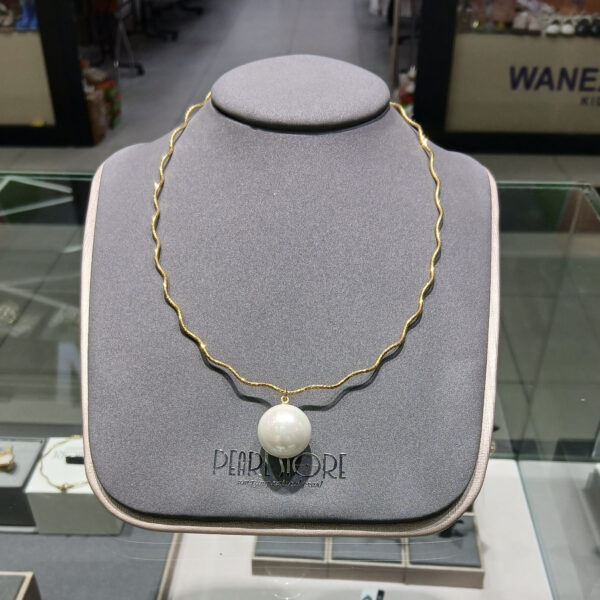 Колье Only you с белым Shell Pearl 18мм