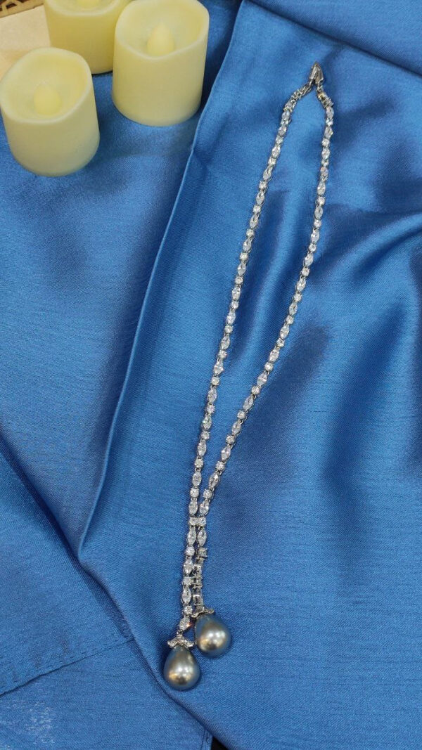Колье Lasso с серебристым южноморским Shell Pearl