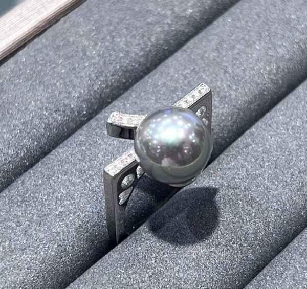 Кольцо Brücke Grey Shell Pearl— серия Bauhaus