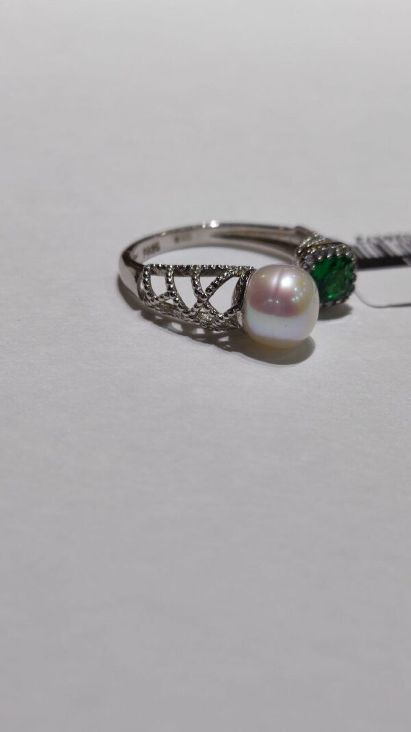 Изящное кольцо Pearl Horn с полусферической жемчужиной