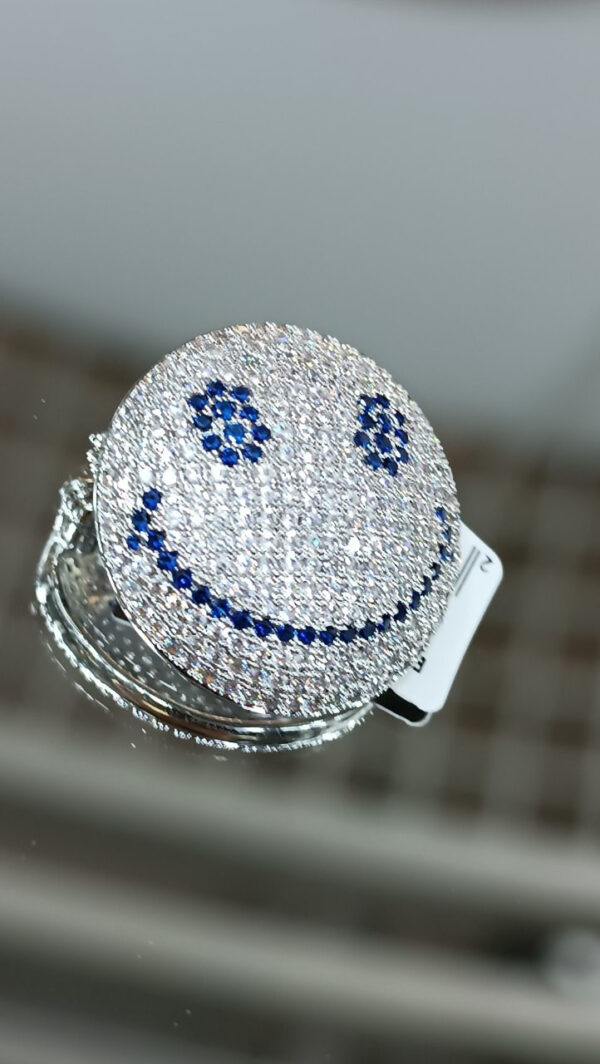 Брошь Smile